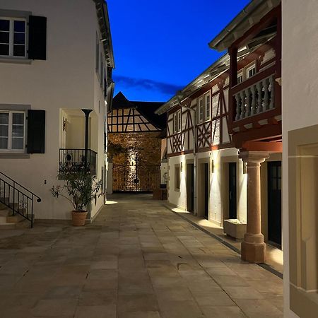 Karlbacher Domizil Ferienwohnungen โกรสคาร์ลบาค ภายนอก รูปภาพ
