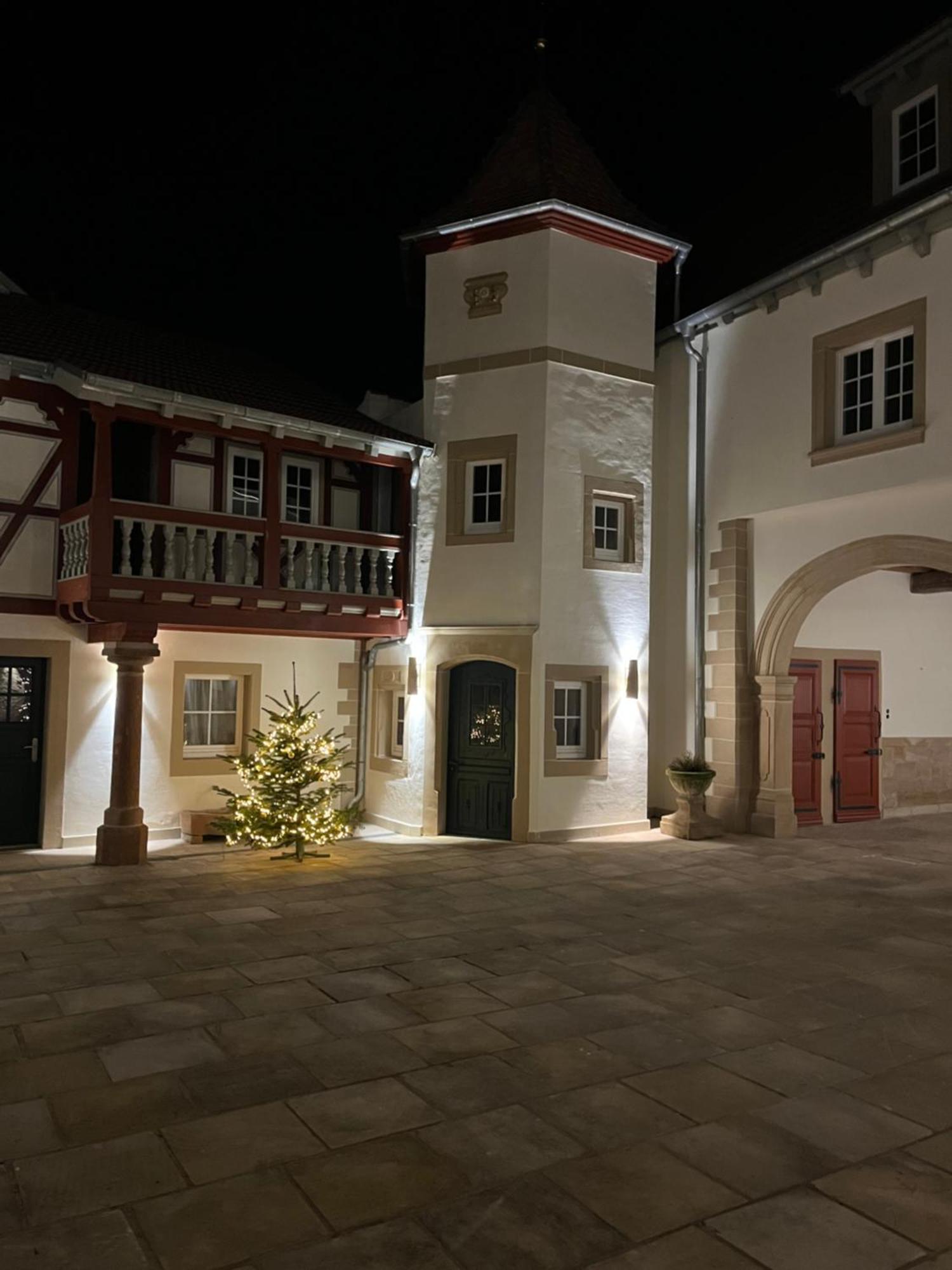 Karlbacher Domizil Ferienwohnungen โกรสคาร์ลบาค ภายนอก รูปภาพ